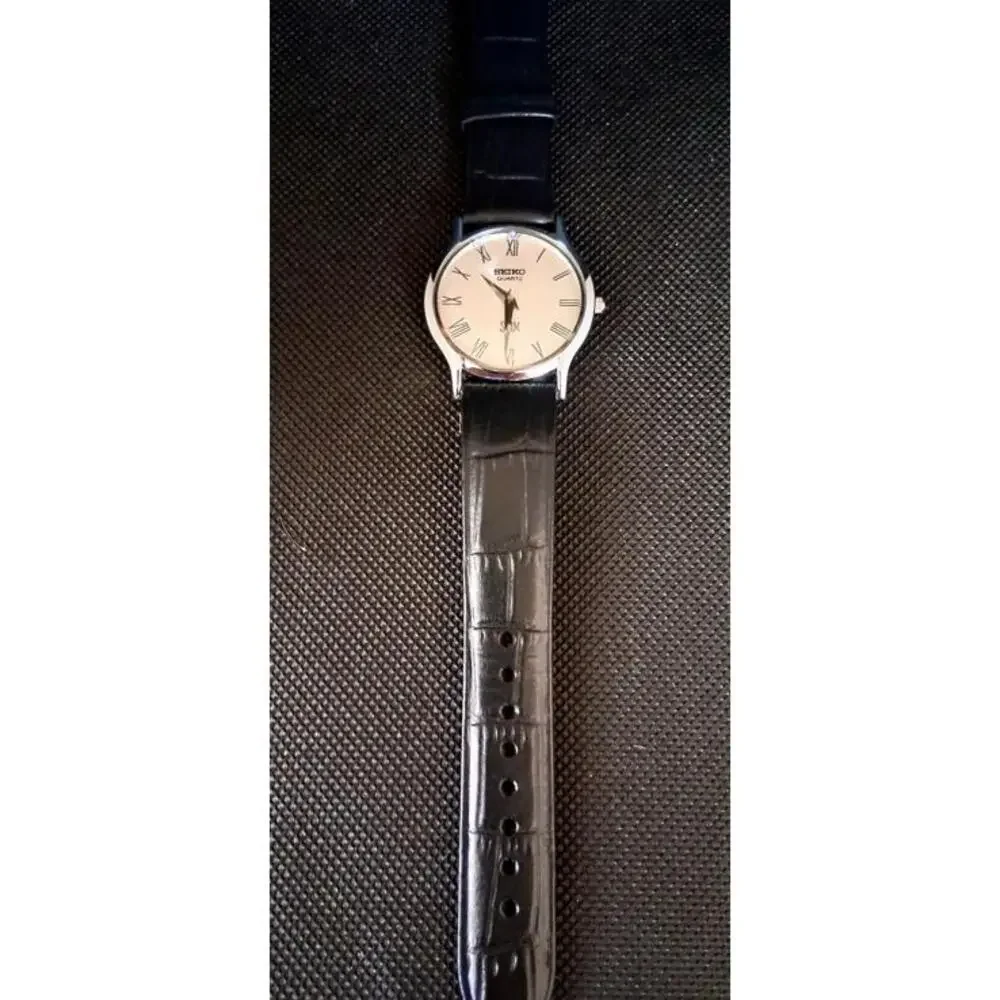 RARE Seiko Super Slim Vintage Men's Leather Dress Watch